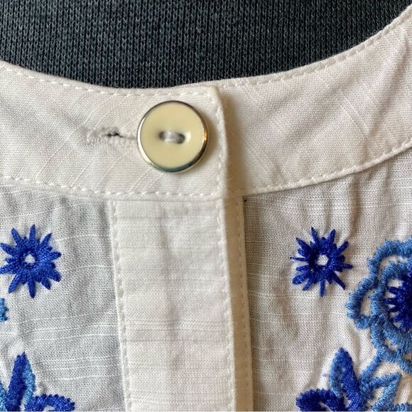 EDDIE BAUER White Button Down Top Shirt Blue Embroidered Floral Cotton - Picture 5 of 12